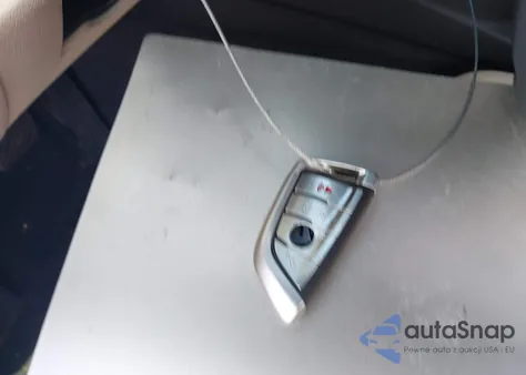 2017 BMW 320I из США, поврежденный, VIN WBA8A9C37HK864227